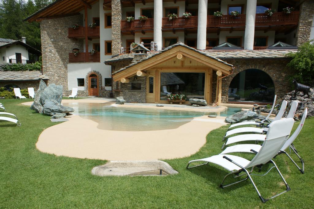 Eco Wellness Hotel Notre Maison Cogne Exterior foto